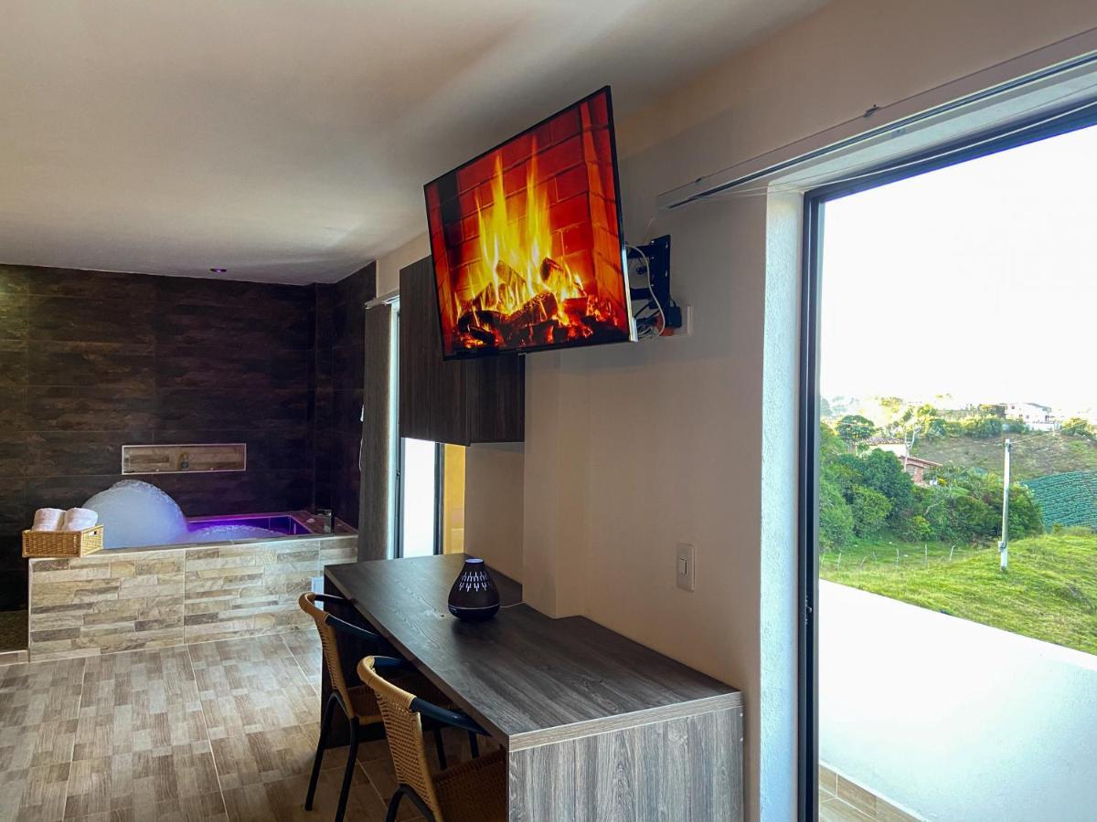 Cabanas Con Jacuzzi Y Chimenea - Casa Floral, Marinilla Zewnętrze zdjęcie