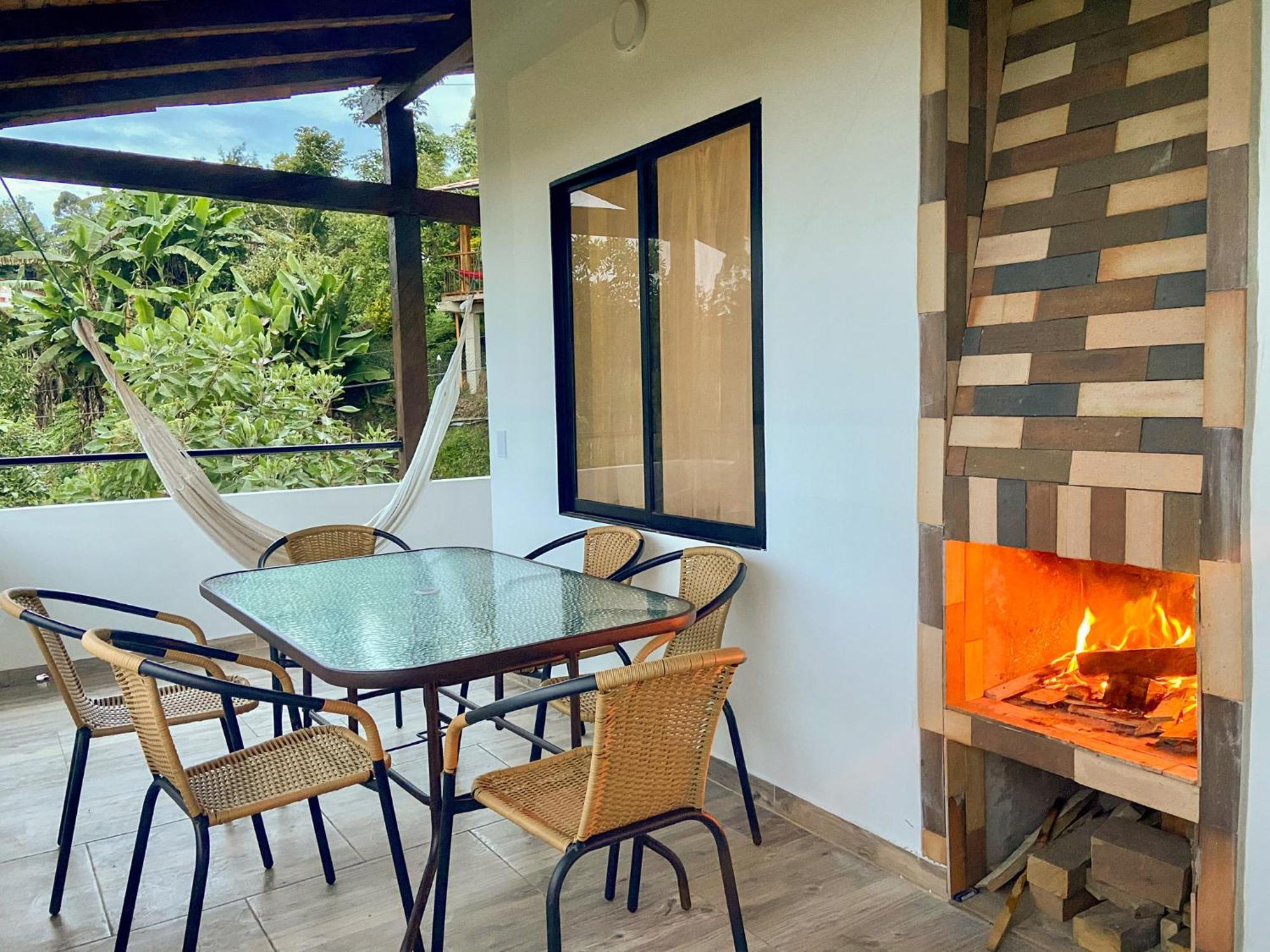 Cabanas Con Jacuzzi Y Chimenea - Casa Floral, Marinilla Zewnętrze zdjęcie