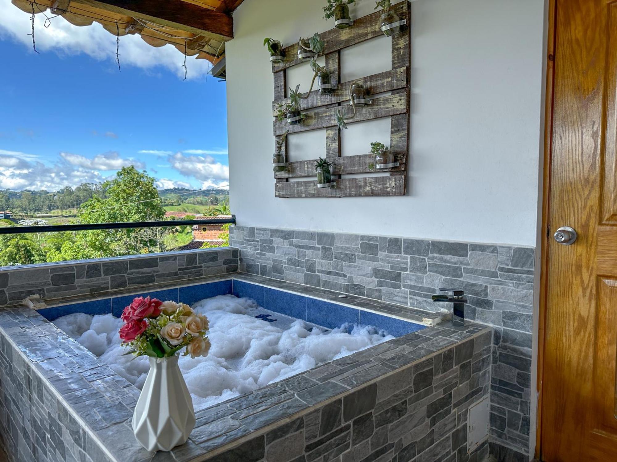 Cabanas Con Jacuzzi Y Chimenea - Casa Floral, Marinilla Zewnętrze zdjęcie